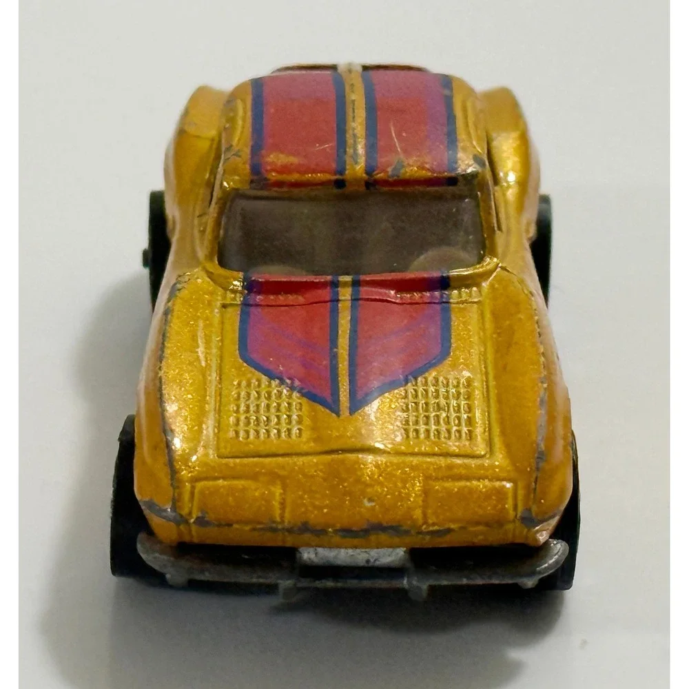 Hot Wheels 63 Corvette Stingray 1:64 Gold Split Window 1979 Hong Kong Casting